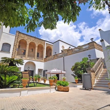 Palazzo De Donatis B&B Melissano Екстер'єр фото