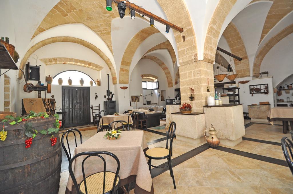 Palazzo De Donatis B&B Melissano Екстер'єр фото