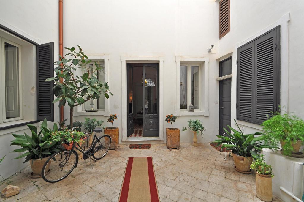 Palazzo De Donatis B&B Melissano Екстер'єр фото