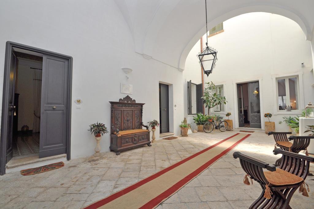 Palazzo De Donatis B&B Melissano Екстер'єр фото
