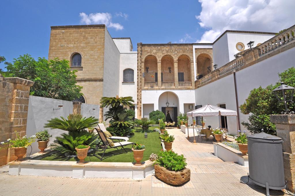 Palazzo De Donatis B&B Melissano Екстер'єр фото