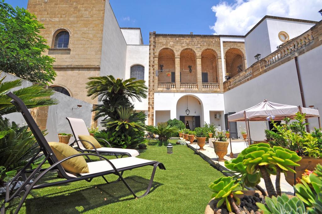 Palazzo De Donatis B&B Melissano Екстер'єр фото