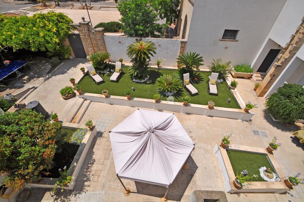 Palazzo De Donatis B&B Melissano Екстер'єр фото