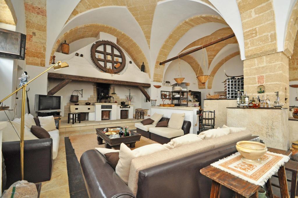 Palazzo De Donatis B&B Melissano Екстер'єр фото