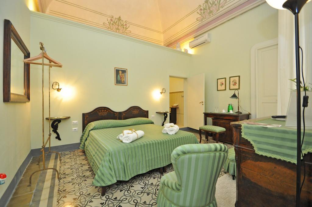 Palazzo De Donatis B&B Melissano Номер фото