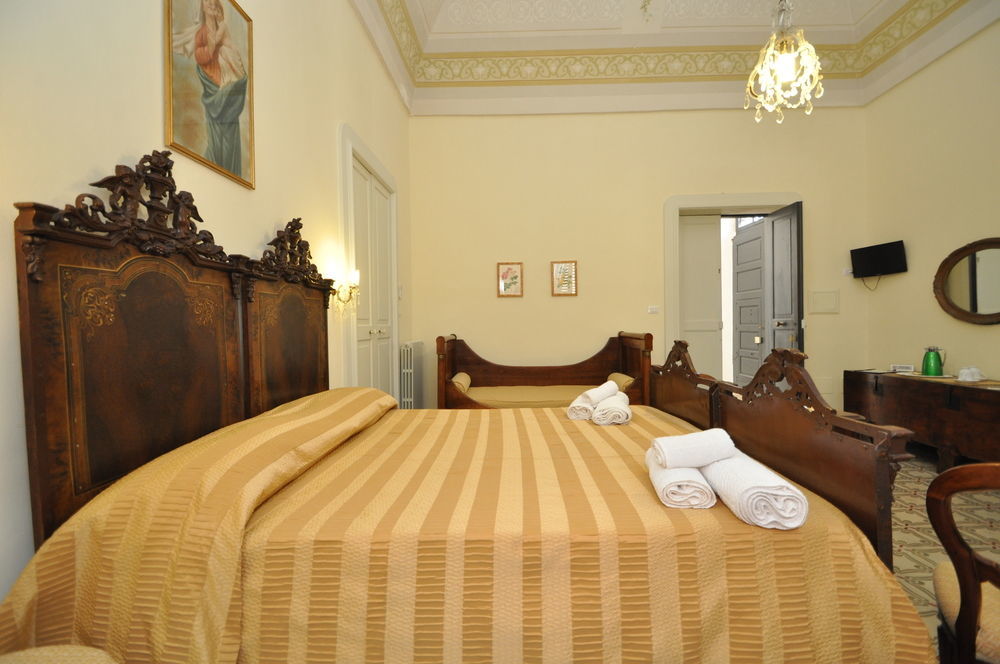 Palazzo De Donatis B&B Melissano Екстер'єр фото
