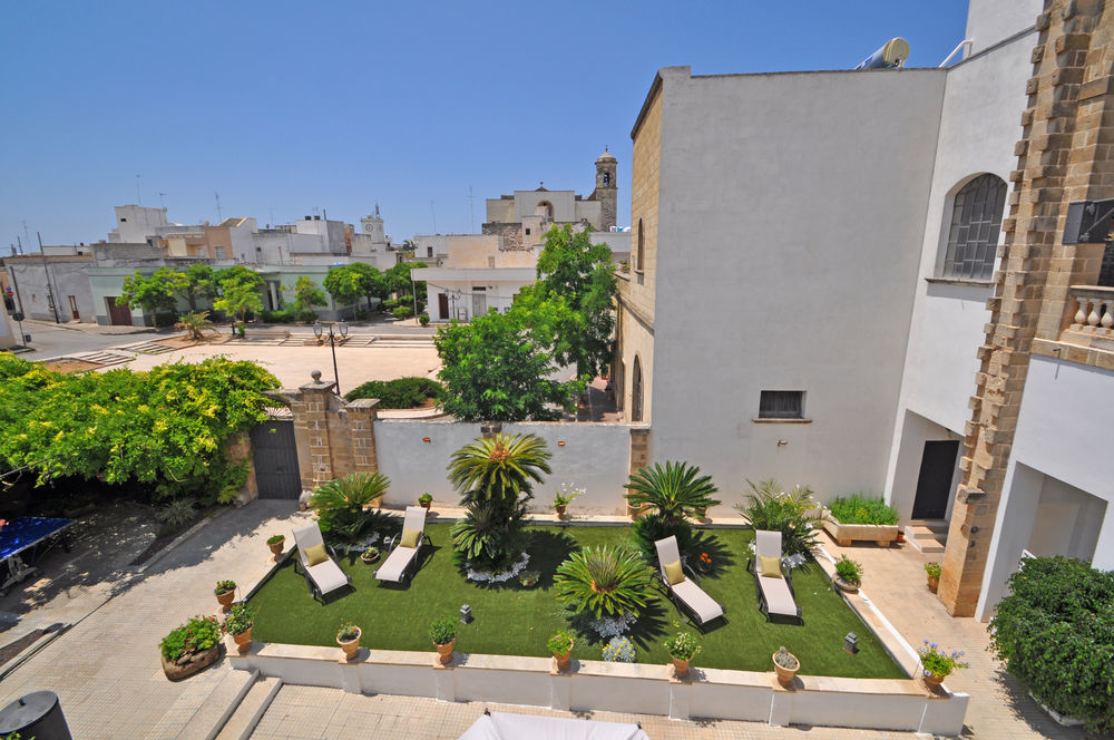 Palazzo De Donatis B&B Melissano Екстер'єр фото